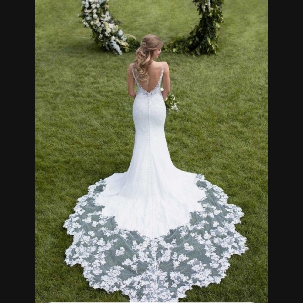 Martina iliana wedding dress Off white Gown size 10 street size 6